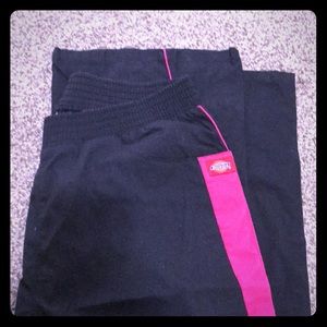 Dickies scrub pant black with fuchsia strip